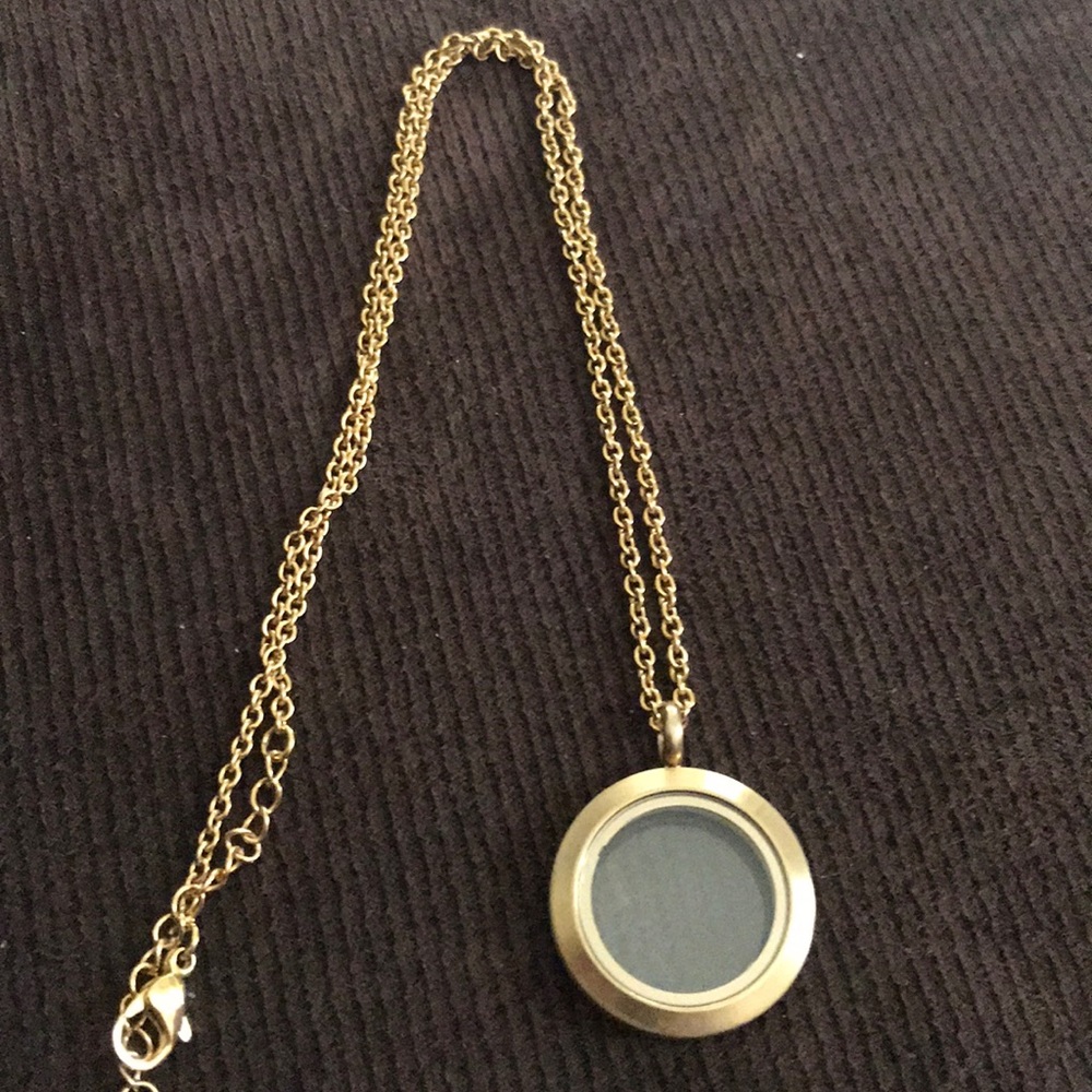 SHD medium gold locket